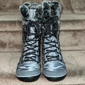 Columbia Women’s Heavenly Omni-Heat Grey and Black Boots